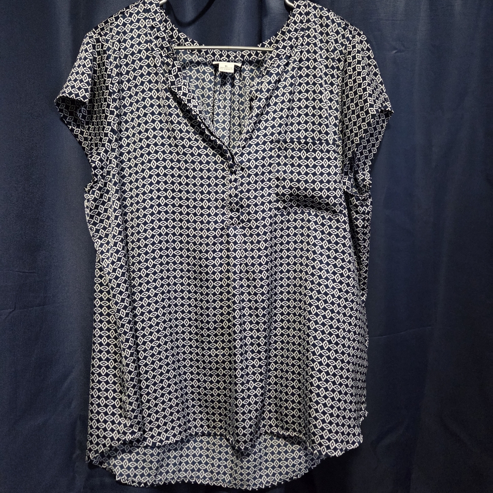 Liz Claiborne Navy and White Geometric Blouse